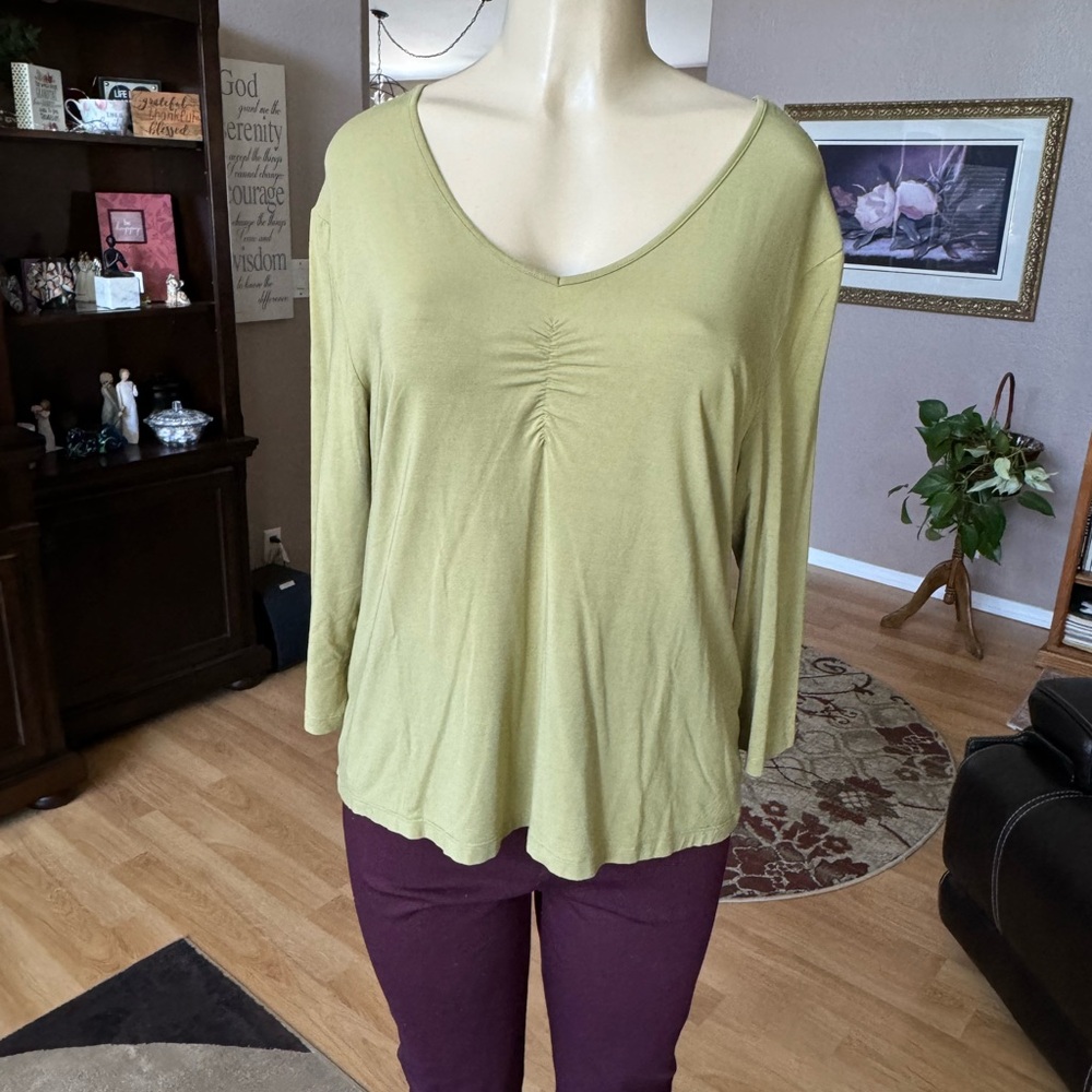 Valerie Seperstes light green 3/4 sleeves Vneck blouse-size XL